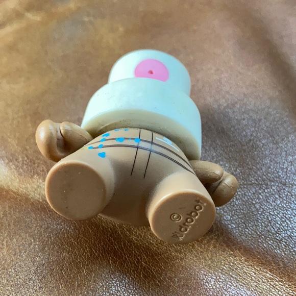 Kidrobot Spray can series Writer - Picture 3 of 3